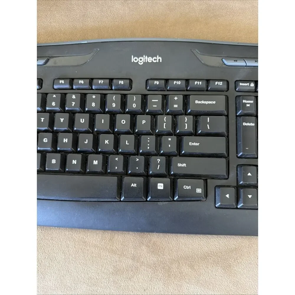 Logitech Keyboard 820-008582 and Mouse 810-005232 Bundle, Not Tested